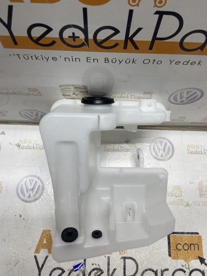 VW Passat CC 2009-2012 Silecek Su Deposu Alt  ( Far Yıkamalı 3.7 lt )