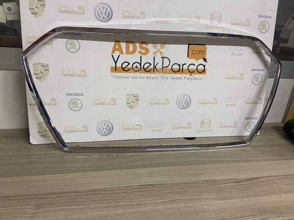 Audi A3 2015-2020 Ön Panjur Çıtası