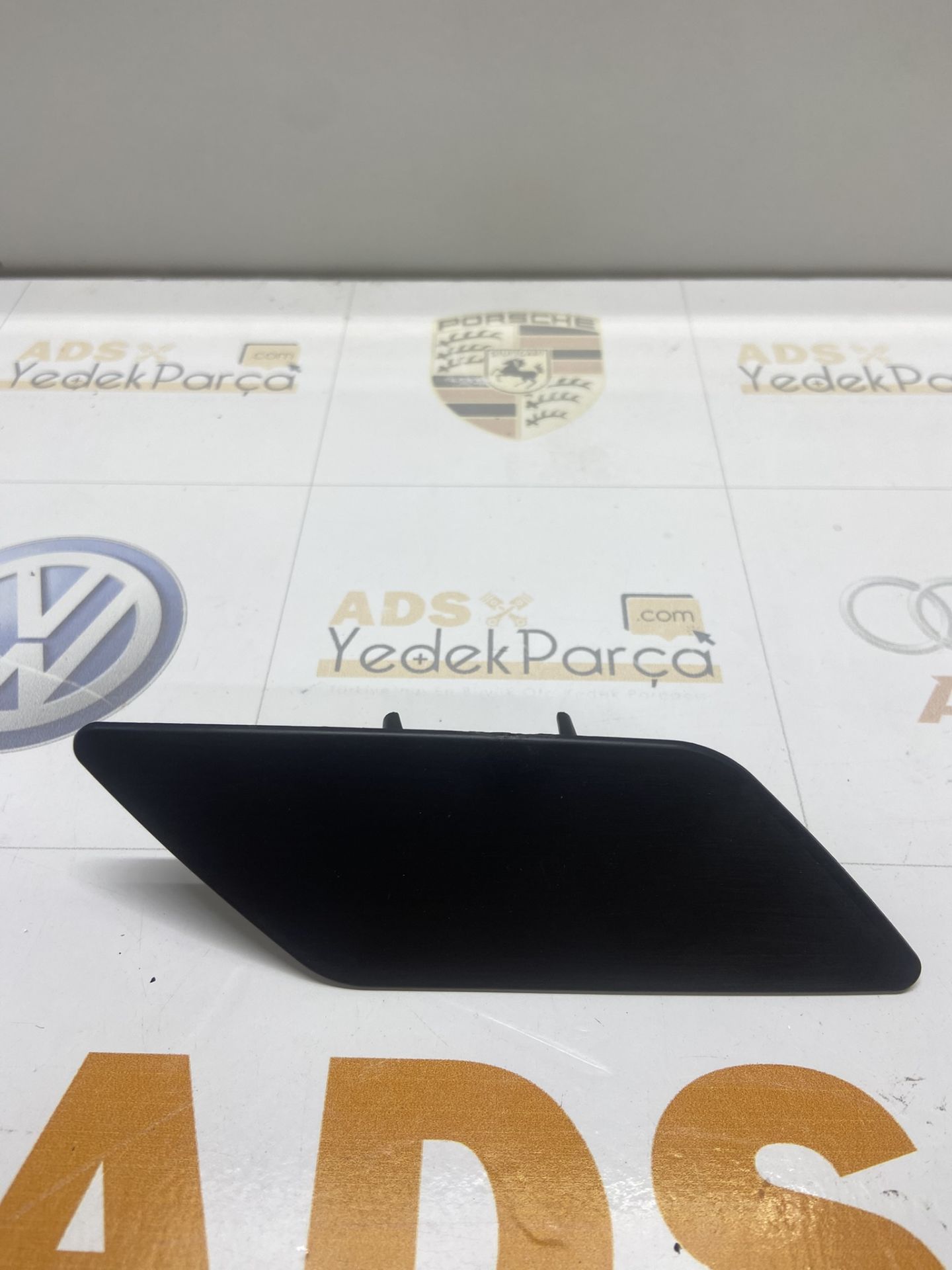 Skoda Octavia 2018 Sonrası Sağ Far Yıkama Kapağı