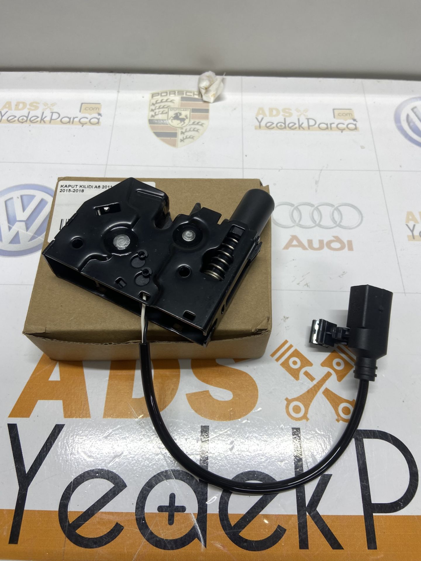 Audi A6 2011-2018 A7 2015-2018 Kaput Kilidi