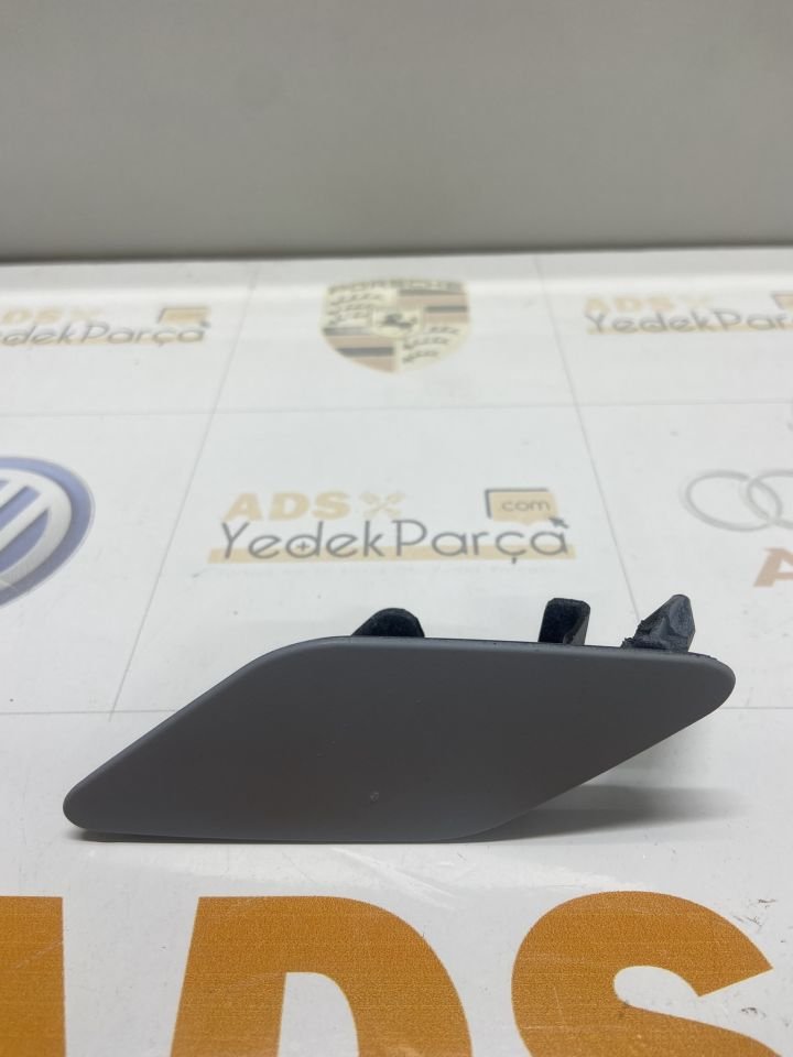 VW Passat 2015 Sonrası Sol Far Yıkama Kapağı