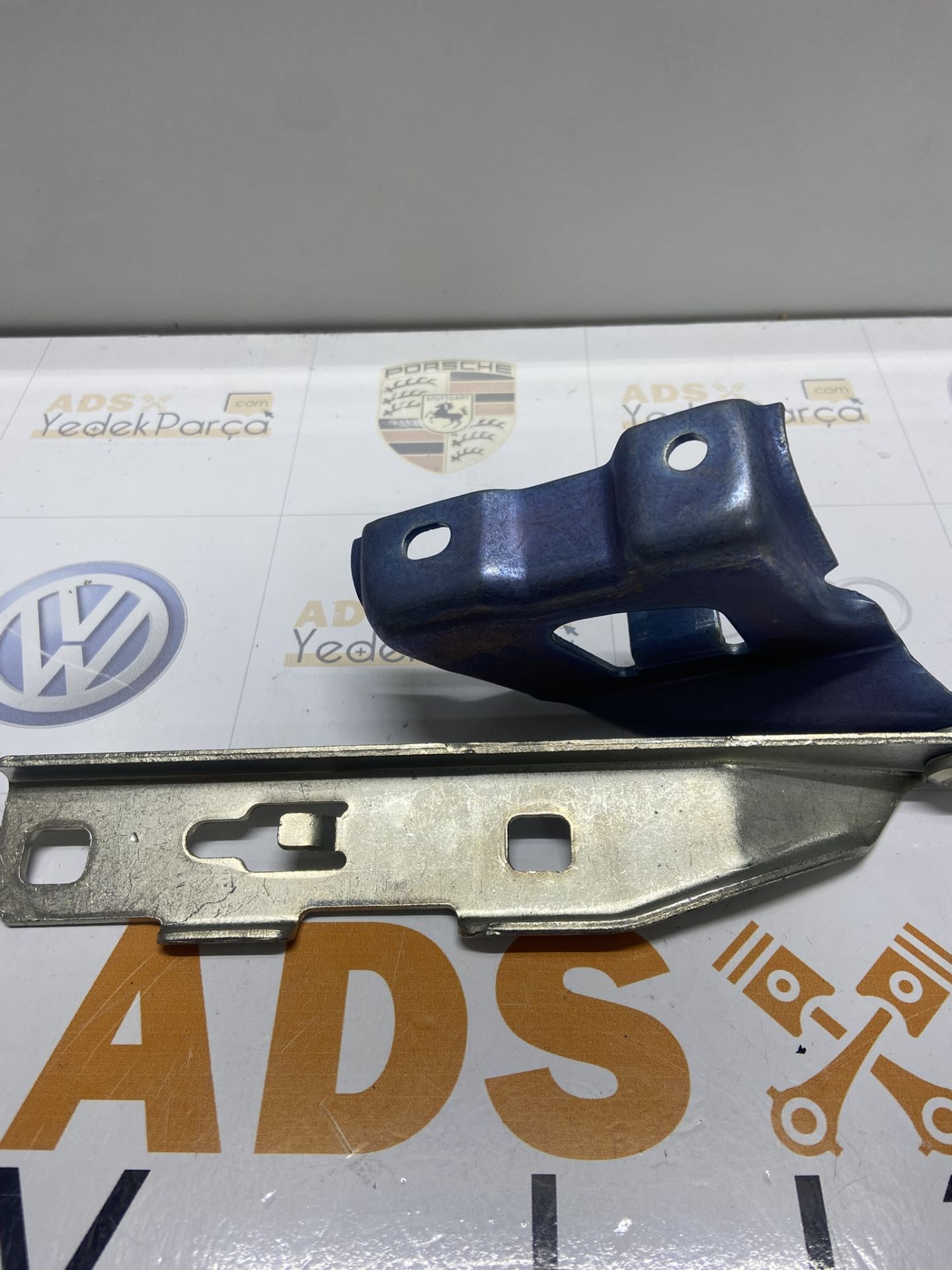 Audi A5 Sol Kaput Menteşesi Orjinal