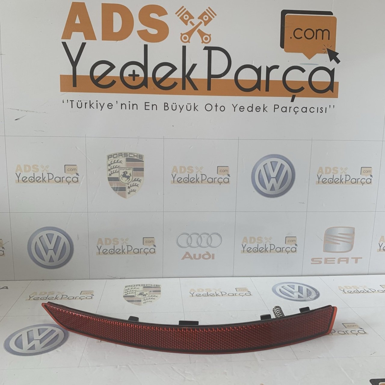 Audi A4 2016 Sonrası Sol Arka Tampon Reflektörü Orijinal