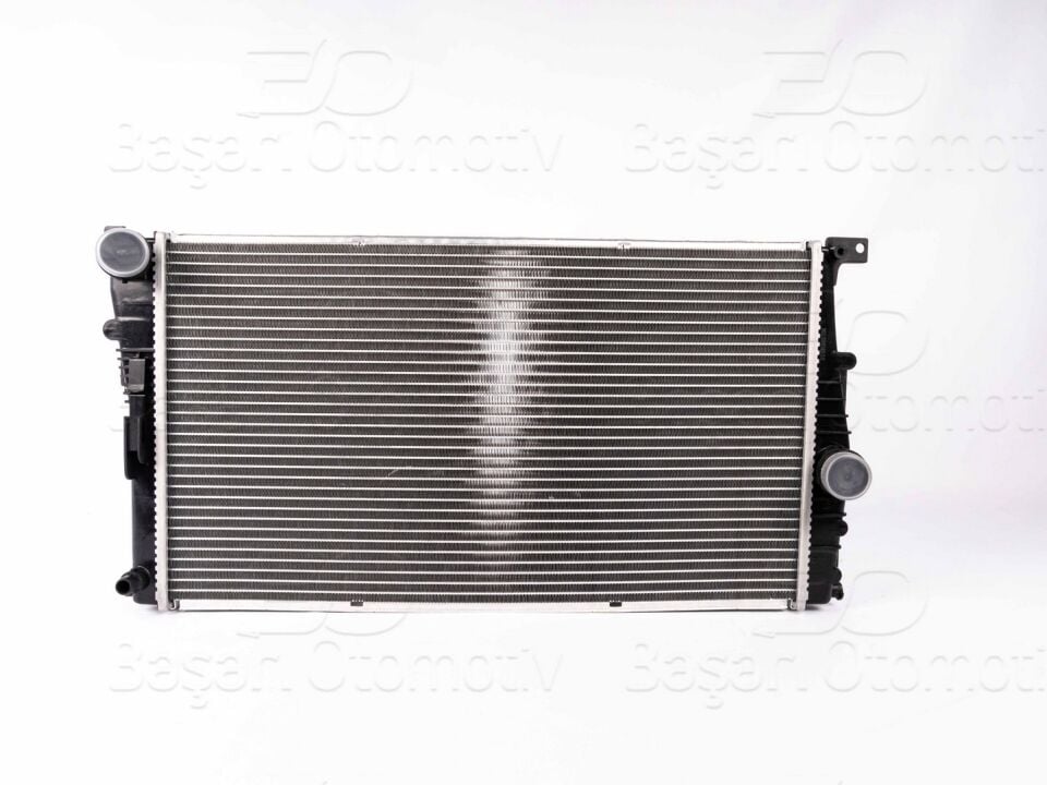 BMW 1 SERISI F20. F21. 2 SERISI F22. F23. 3 SERISI F30. F31. F34. 4 SERISI F32. F33 1.14. 1.16. 1.18. 1.20 BENZIN. DIZELSU RADYATORU BRAZING AT 600X334X32 MM
