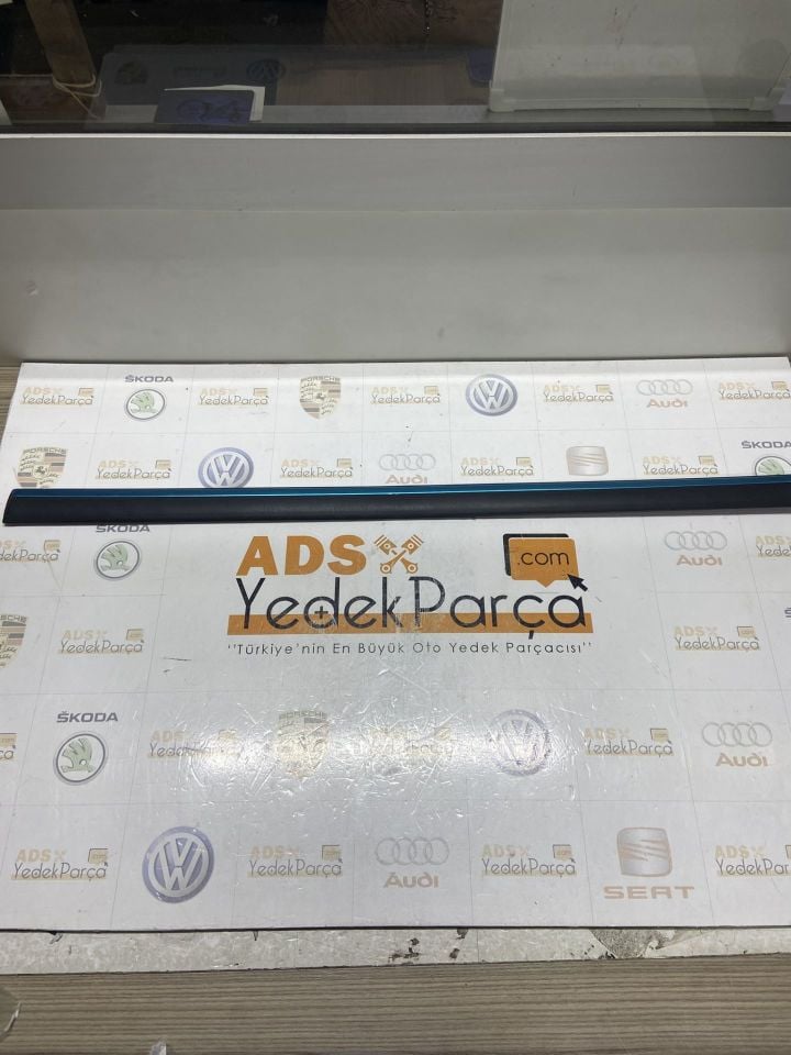 Volkswagen Passat 1997-2005 Sağ Arka Kapı Bandı Nikelajlı