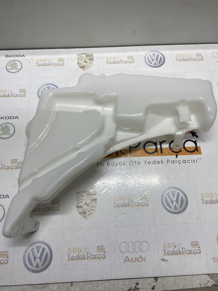 Audi A4 A5 2008-2015 Silecek Su Bidonu