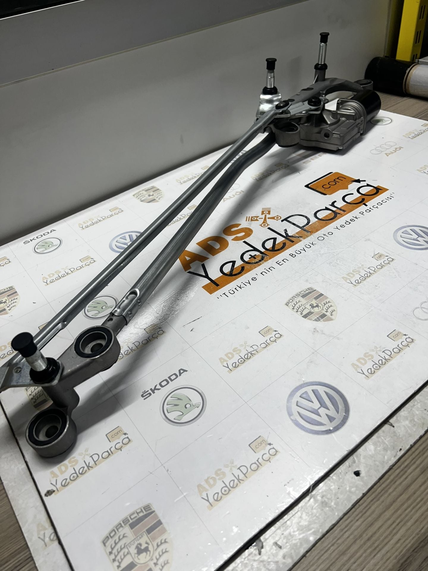 Audi Cayenne Touareg Cayenne  Ön Silecek Motoru Mekanizmalı