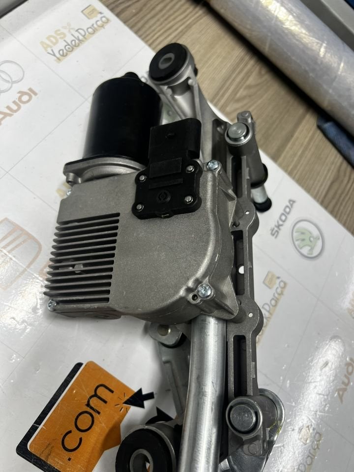 Audi Cayenne Touareg Cayenne  Ön Silecek Motoru Mekanizmalı