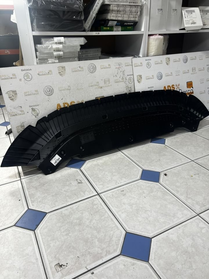 Audi A6 C8 2020 Sonrası Ön Tampon Alt Muhafaza