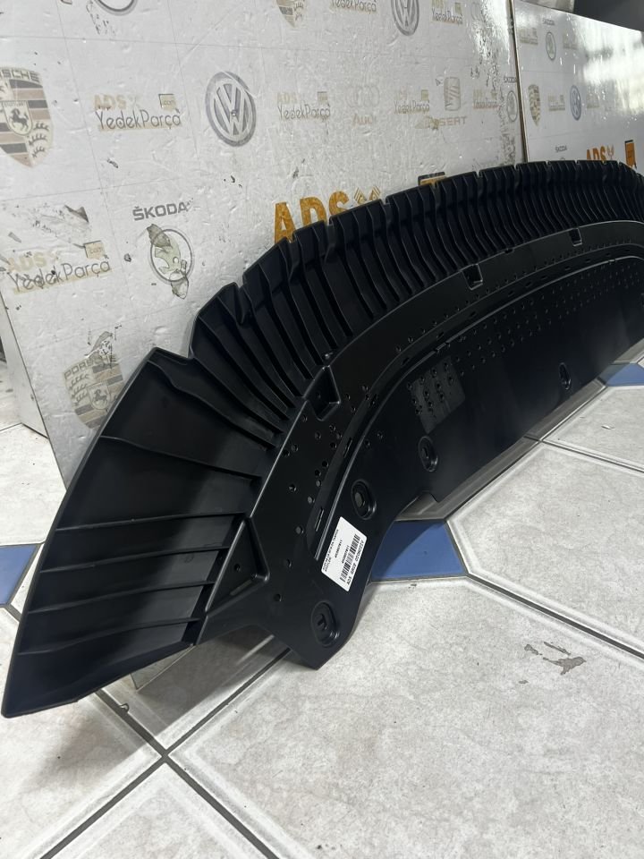 Audi A6 C8 2020 Sonrası Ön Tampon Alt Muhafaza