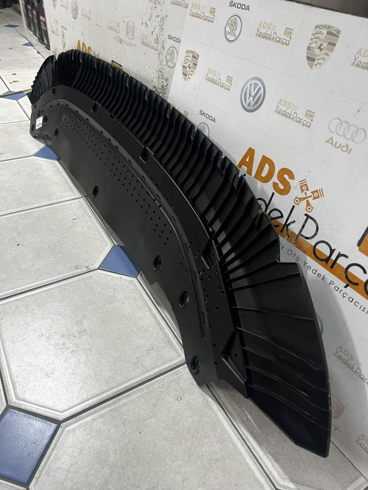 Audi A6 C8 2020 Sonrası Ön Tampon Alt Muhafaza