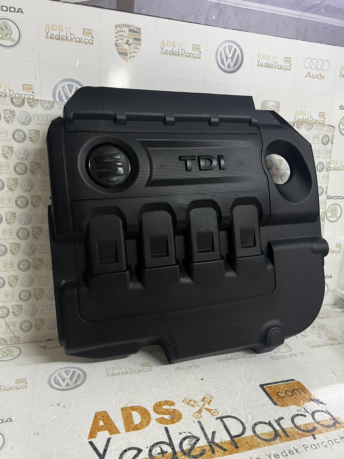 Leon Ateca Kodiaq 1,6td Motor Üst Kapağı İzalasyonlu 04L103925S