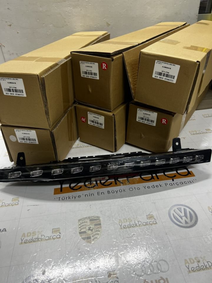 Audi Q7 2010 - 2015 Sağ Sinyal Lambası Ön Tampon ( Logo Silinmiş )(Kopya)