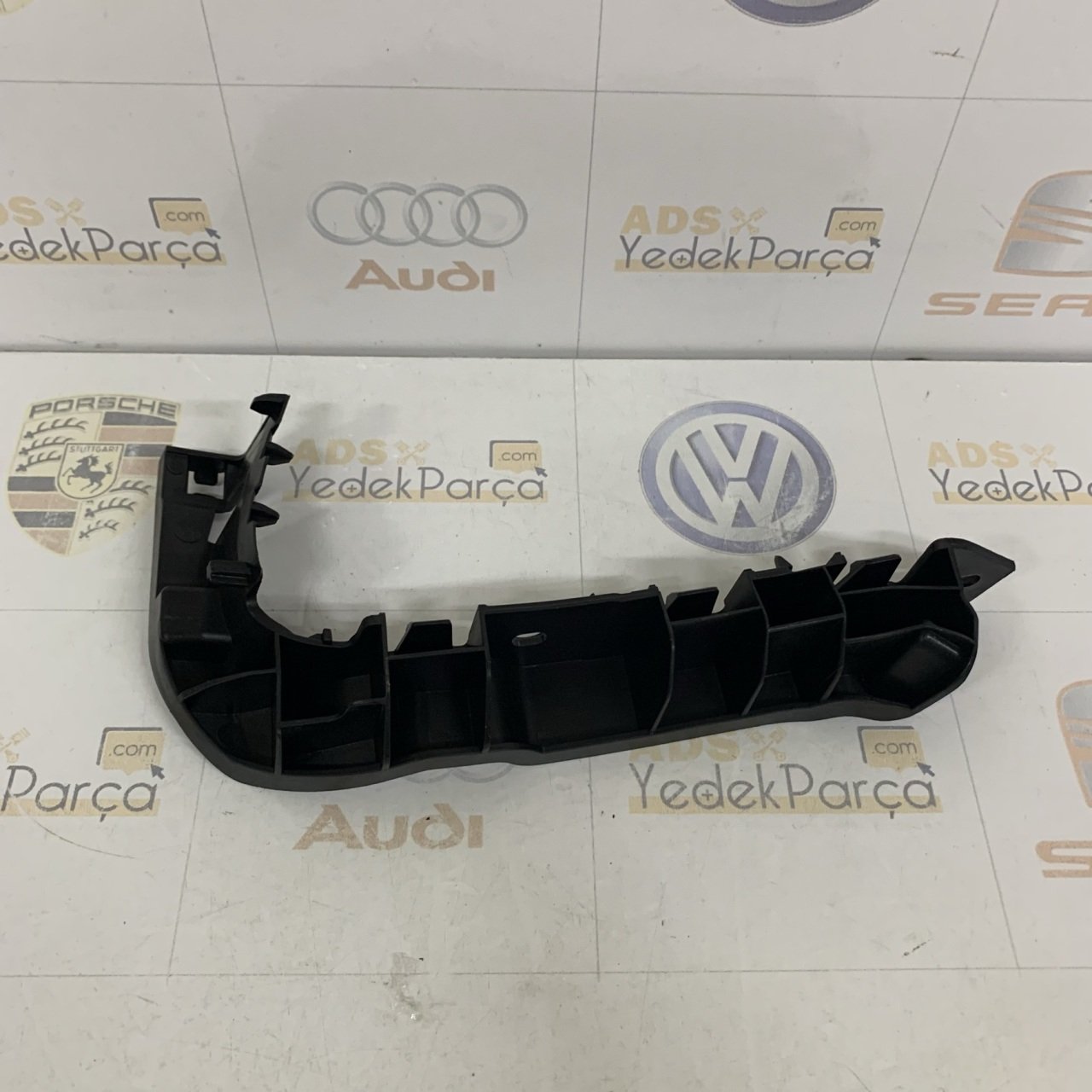 Audi A3 Sedan 2013 Sonrası Ön Tampon Braketi Sol Orjinal