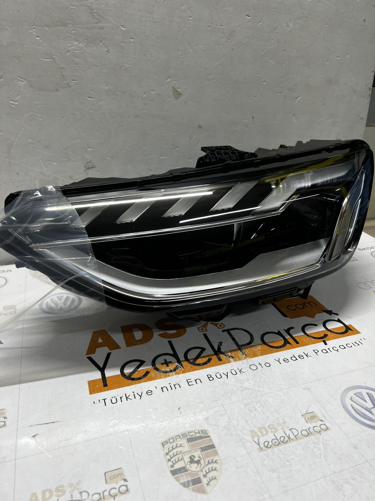 Audi A4 2020 Sonrası Sol Far Matrıx Far Beyinli