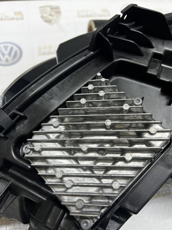 Audi A4 2020 Sonrası Sol Far Matrıx Far Beyinli