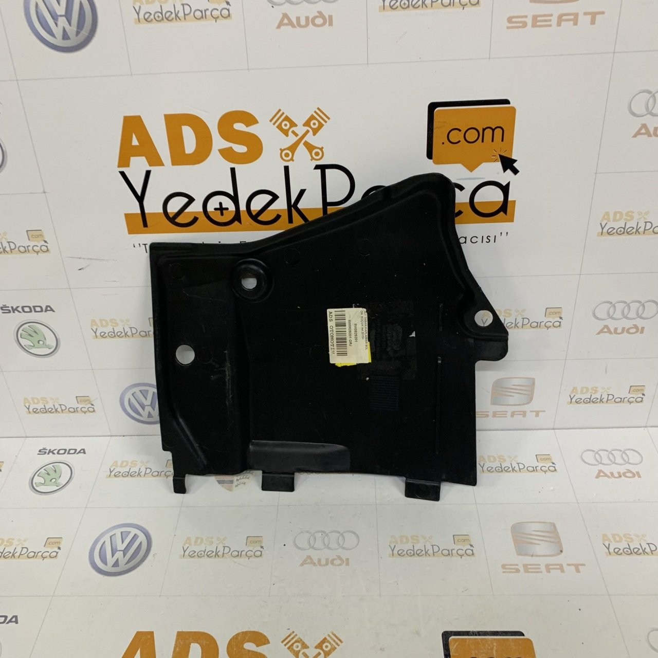 Audi A4 2009-2012 Alt Taban Kaplaması Sağ Ön Küçük Orjinal
