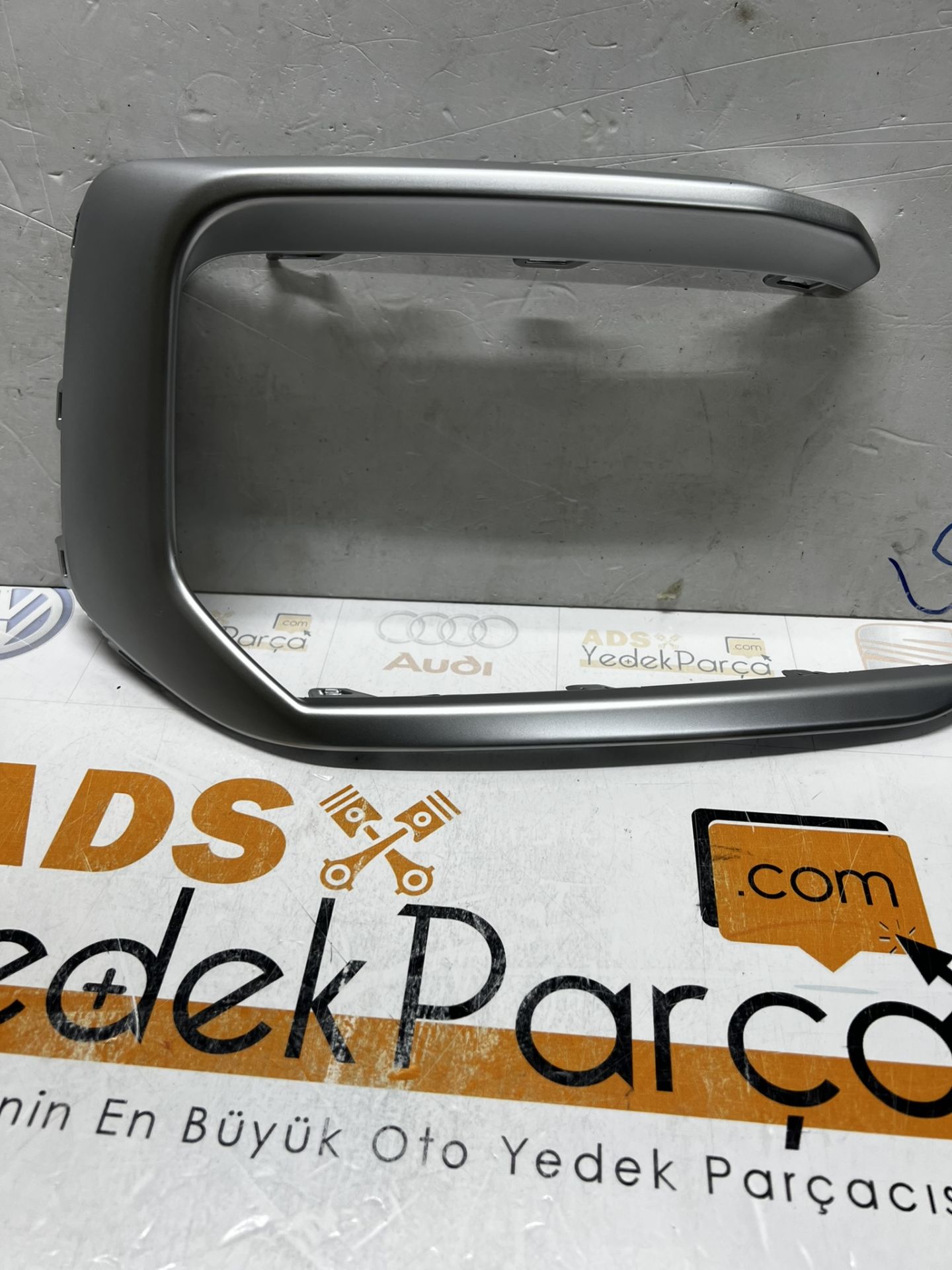 Audi A6 2022 Sonrası Ön Tampon Çıtası Sağ