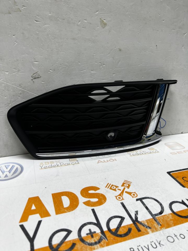 Audi A6 2019 Sonrası Sol Sis Farı Çerçevesi Kromlu 4K0807647