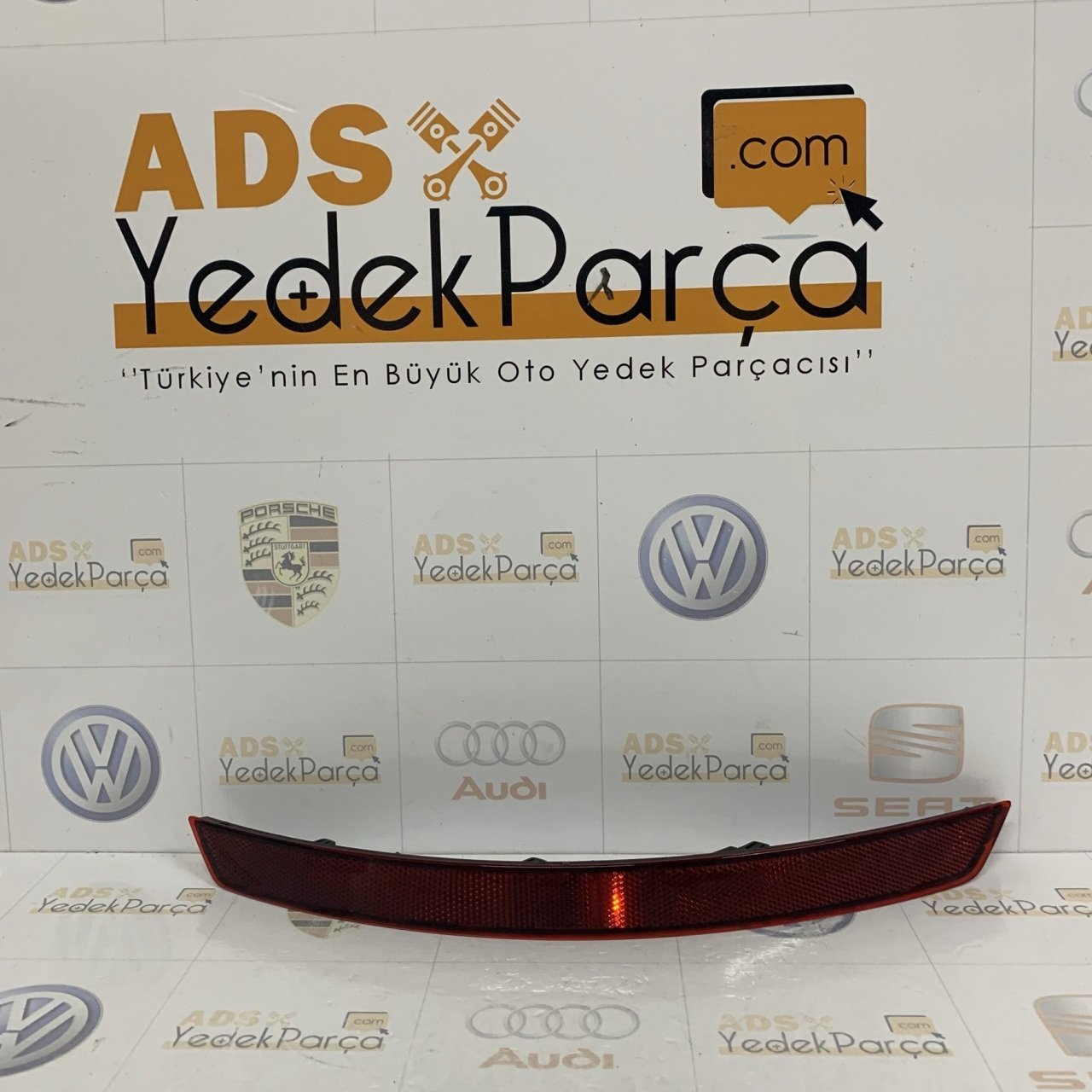 Skoda Superb 2015 Sonrası Sağ Arka Tampon Reflektörü Orijinal