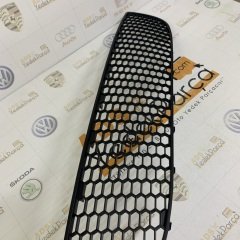 Volkswagen Beetle 2005-2010 Ön Tampon Orta Izgara İthal