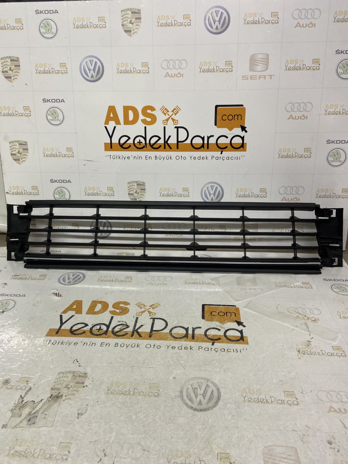 Volkswagen Polo 2015-2018 Orta Izgara Kromlu 6C0853677