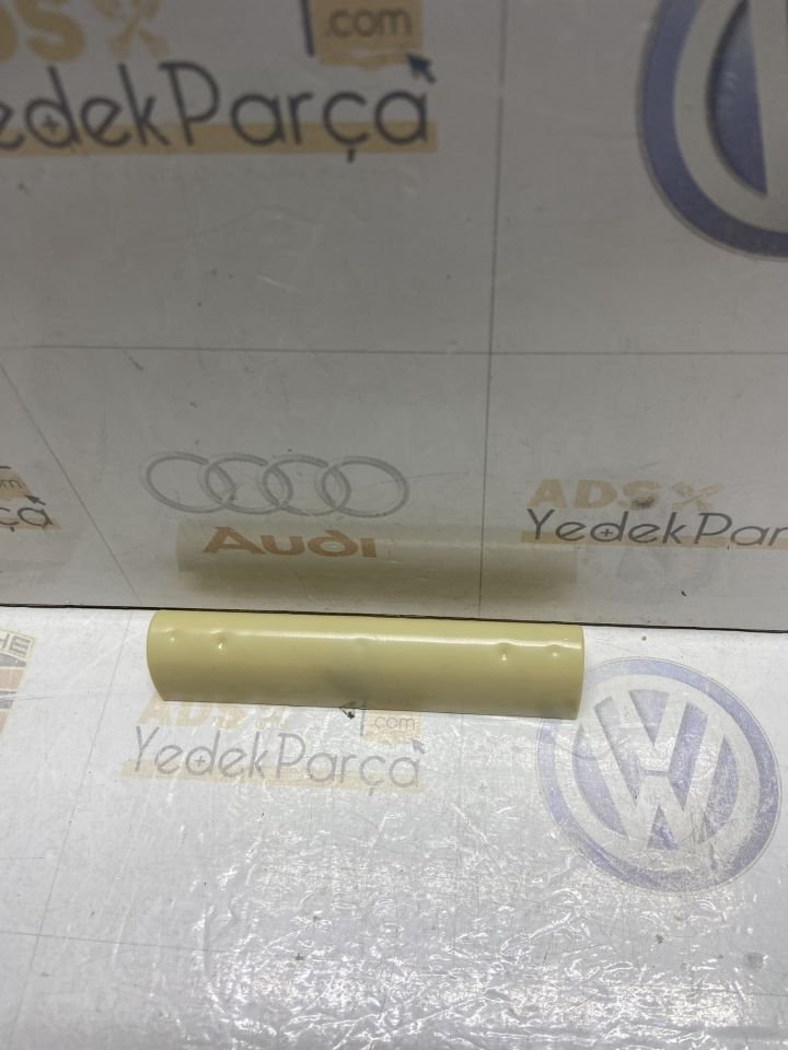 VW Passat B5.5 2001-05 Sol Ön Kapı İç Tutamak Parçası  3B0867175A