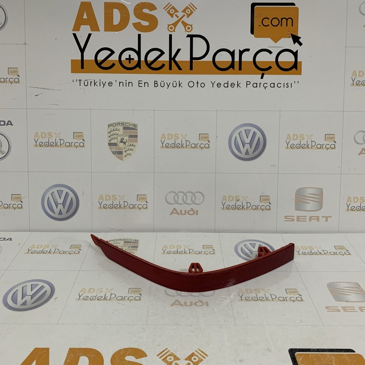 Volkswagen T7 2016 Sonrası Sol Arka Tampon Reflektörü