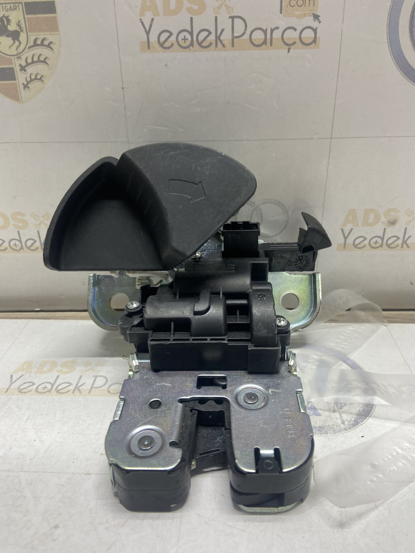 AUDI A3 (8V1) 12-17/ SEAT TOLEDO (KG3) 15-19/ SKODA FABIA (NJ3) 14-21/ RAPID (NH3) 12-19/ SUPERB (3T4) 08-15BAGAJ KAPAK KILIDI