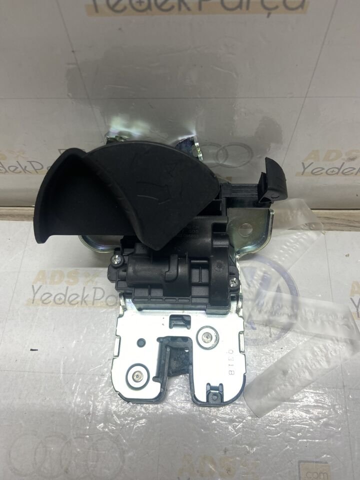 AUDI A3 (8V1) 12-17/ SEAT TOLEDO (KG3) 15-19/ SKODA FABIA (NJ3) 14-21/ RAPID (NH3) 12-19/ SUPERB (3T4) 08-15BAGAJ KAPAK KILIDI