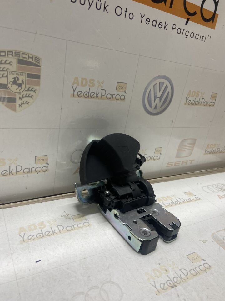 AUDI A3 (8V1) 12-17/ SEAT TOLEDO (KG3) 15-19/ SKODA FABIA (NJ3) 14-21/ RAPID (NH3) 12-19/ SUPERB (3T4) 08-15BAGAJ KAPAK KILIDI