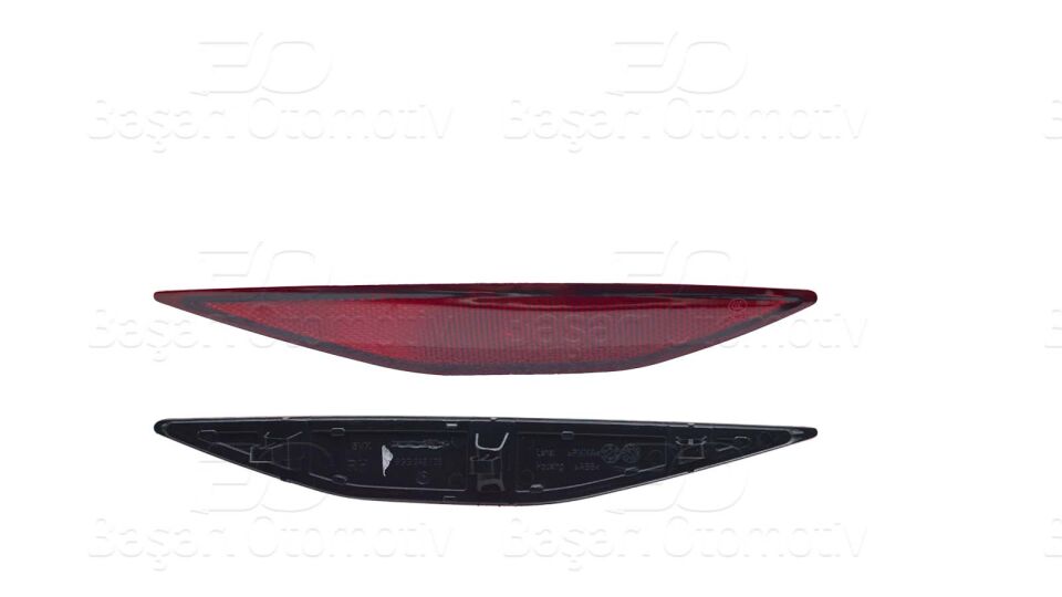 Volkswagen Golf 7 R Line Sağ Arka Tampon Reflektörü Karartılmış (2017 Model ve Sonrası)