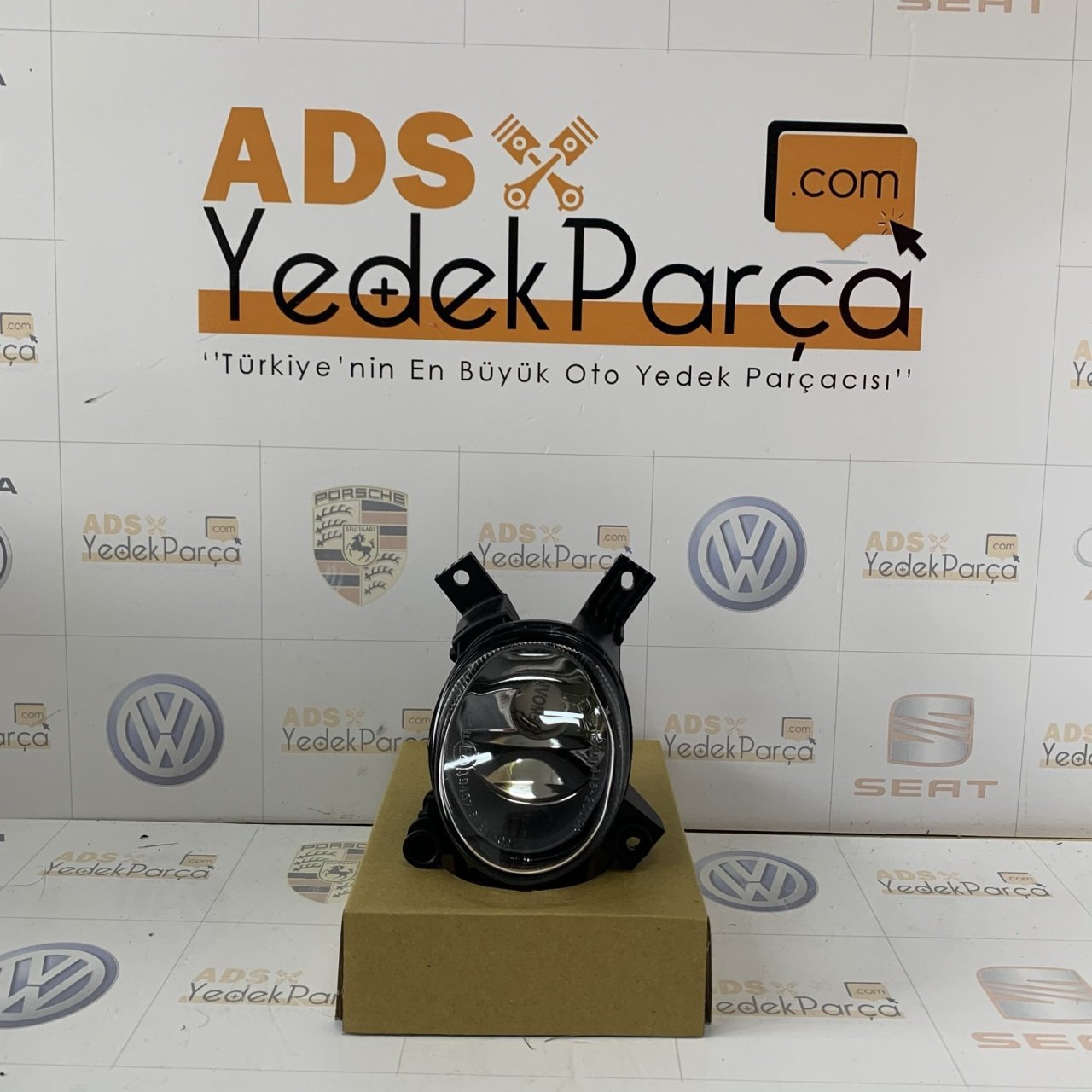 Audi A4 2004-2013 Sağ Sis Farı Depo Marka Taiwan 8E0941700E
