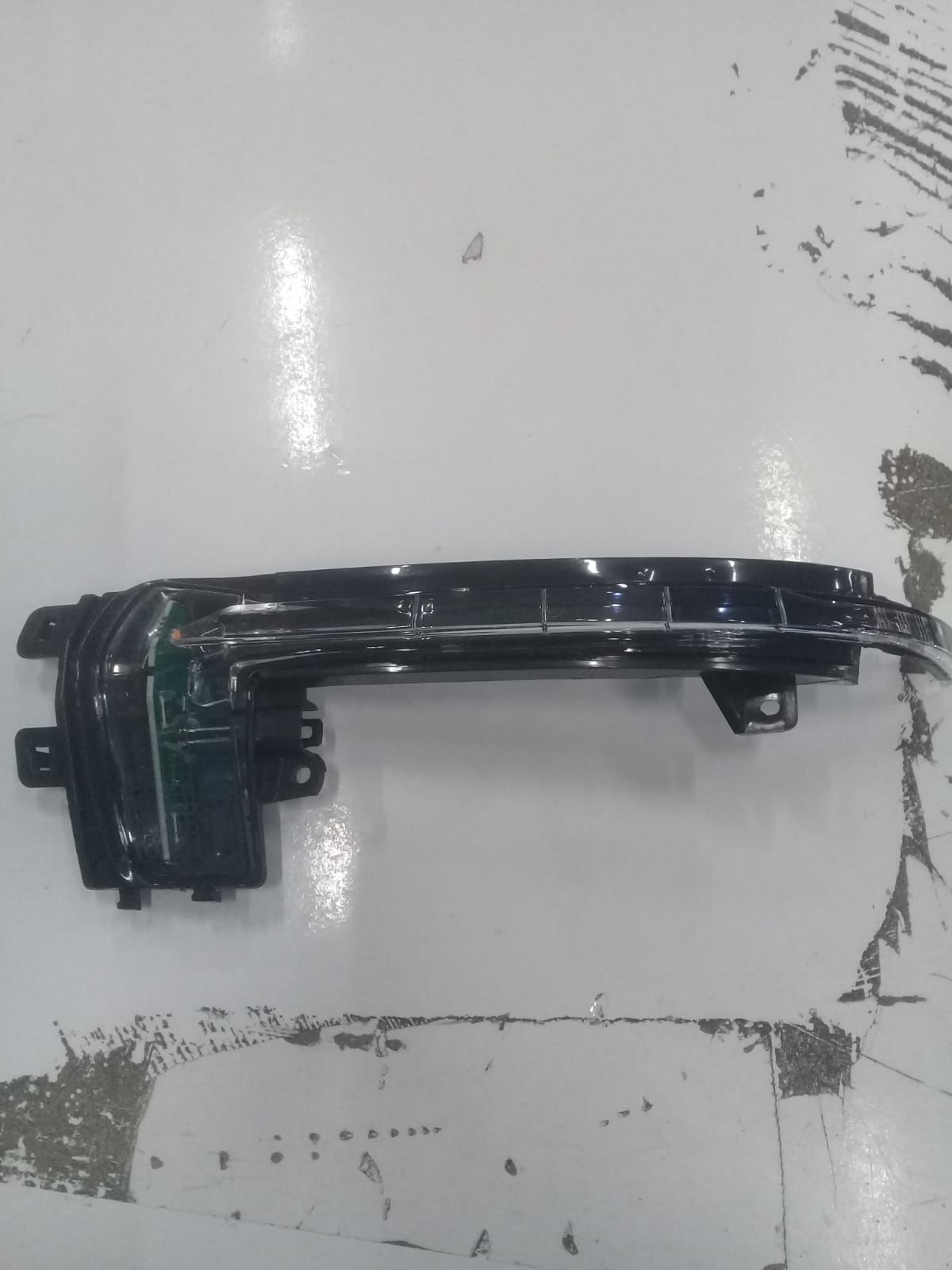 AUDI A3 A4 A5 12 >AYNA SINYALI SAG