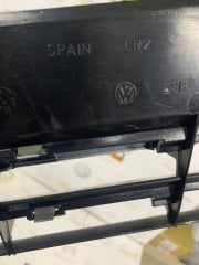 Volkswagen Golf 4 Ön Panjur Siyah Logolu Orijinal 1J0853653C