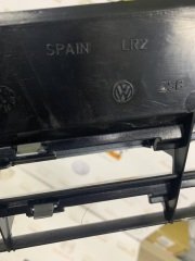 Volkswagen Golf 4 Ön Panjur Mavi Renk Logolu Orijinal 1J0853653C