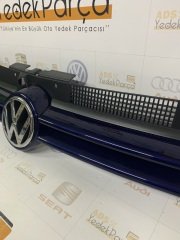 Volkswagen Golf 4 Ön Panjur Mavi Renk Logolu Orijinal 1J0853653C