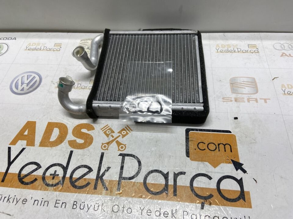 AUDI Q3 1.8 TFSI 2.0 TDI 2.5 RSQUATTRO SKODA KODIAQ 2.0 TDI OCTAVIA 3 1.0 TSI 1.2 1.4 TSI 1.6 TDI 1.8 TSI 2.0 TDI GOLF7 1.0 1.2 1.4 TSI 2.0 TDI TIGUAN PASSAT12 >KALORIFER RADYATORU BRAZING 164X173 MM