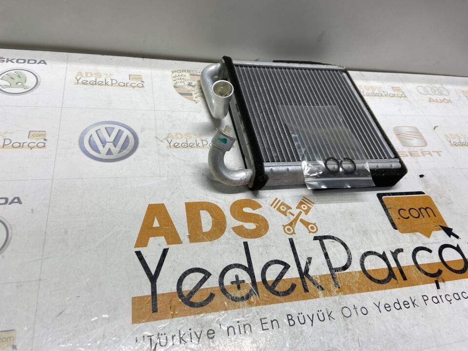 AUDI Q3 1.8 TFSI 2.0 TDI 2.5 RSQUATTRO SKODA KODIAQ 2.0 TDI OCTAVIA 3 1.0 TSI 1.2 1.4 TSI 1.6 TDI 1.8 TSI 2.0 TDI GOLF7 1.0 1.2 1.4 TSI 2.0 TDI TIGUAN PASSAT12 >KALORIFER RADYATORU BRAZING 164X173 MM