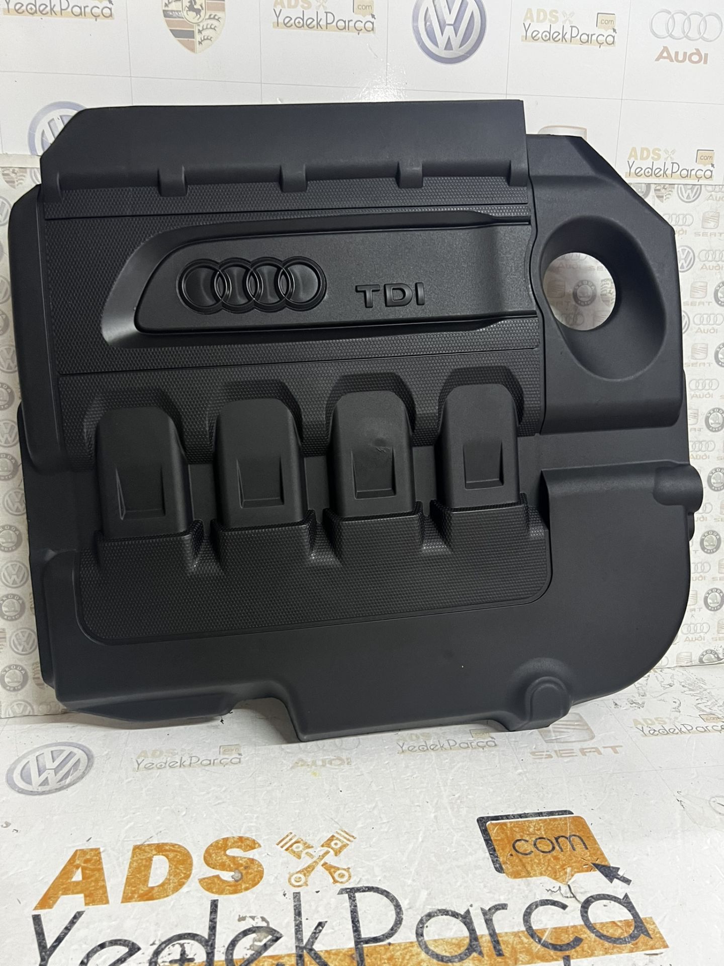 Audi A3 A1 Motor Üst Kapağı İzalasyonlu 04L103925K
